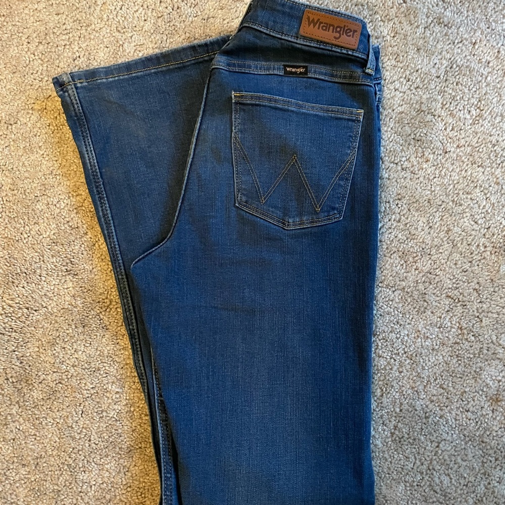 Wrangler jeans almost new!
